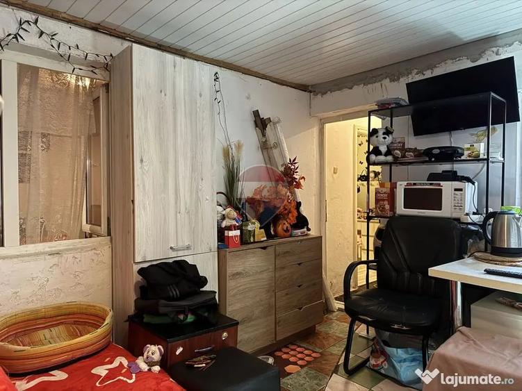 Casă cu 2 camere cu Teren 88 Mp în Rahova