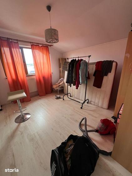 Casă cu 4 camere cu Teren 500 Mp în Ștefănești