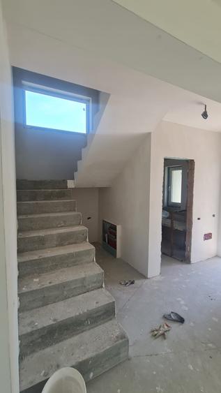 Casă cu 4 camere cu Teren 750 Mp în Berceni