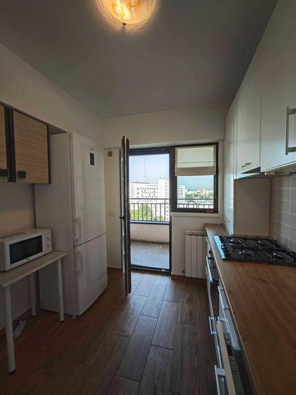Apartament cu 3 camere decomandat în Tătărași