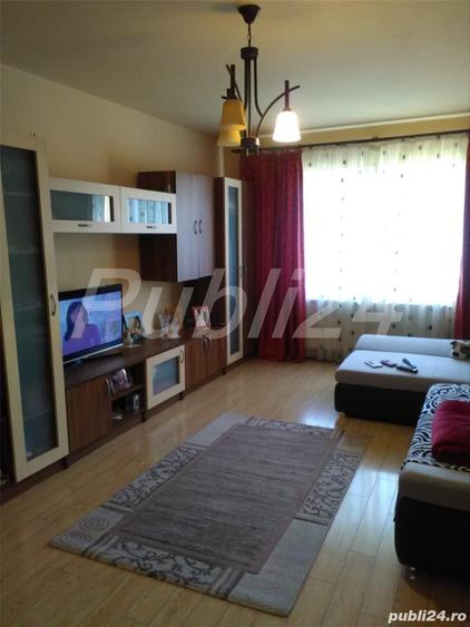 Casă cu 7 camere cu Teren 614 Mp în Dumbrăvița