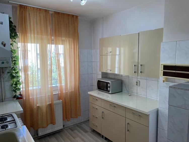 Apartament cu 2 camere decomandat în Calea Dumbrăvii