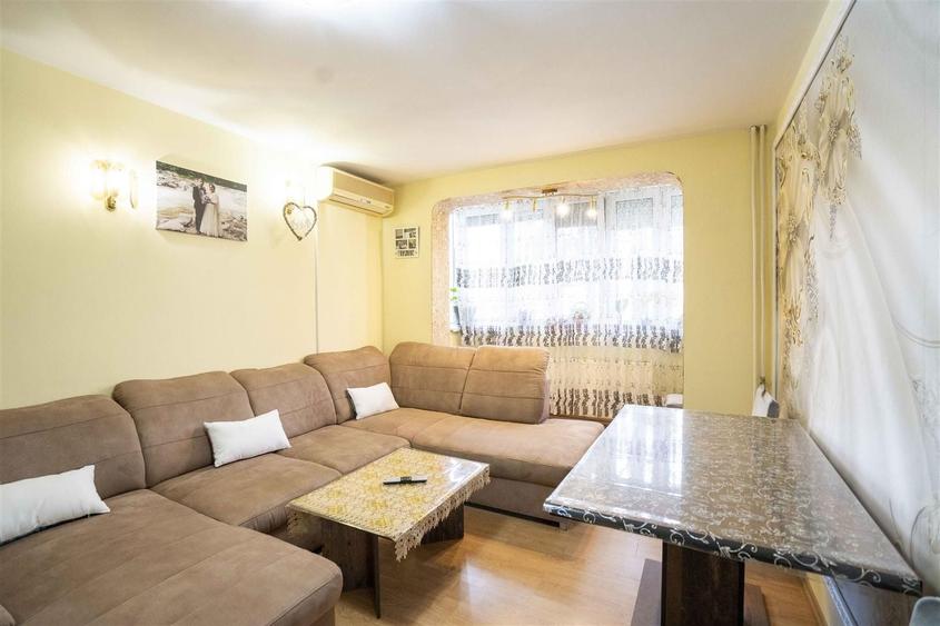 Apartament cu 3 camere semidecomandat în Rogerius