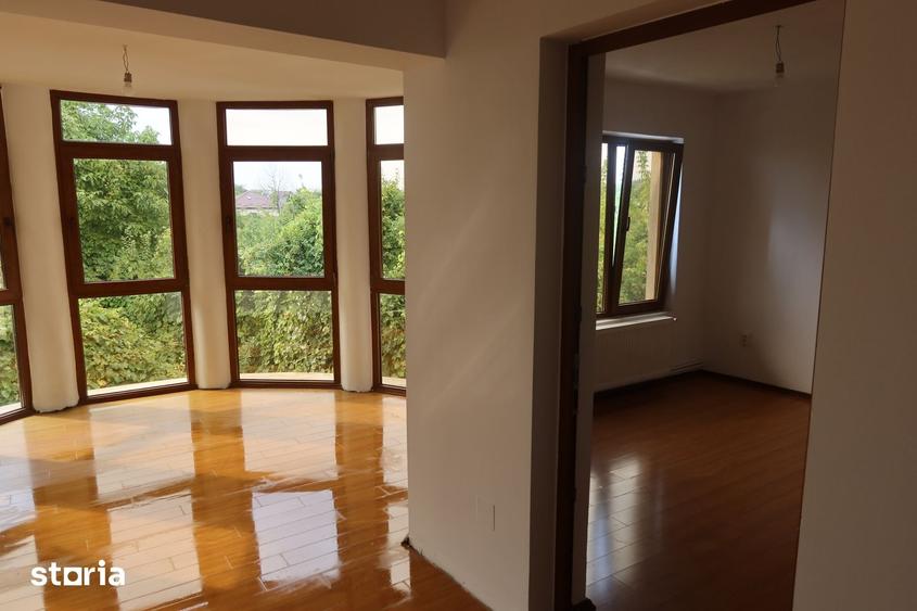 Casă cu 6 camere cu Teren 1141 Mp în Valea Călugărească