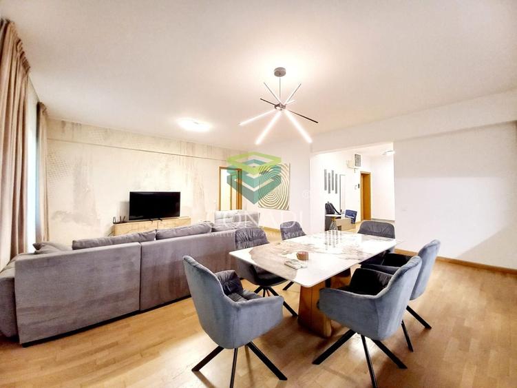 Apartament cu 4 camere semidecomandat în Herăstrău