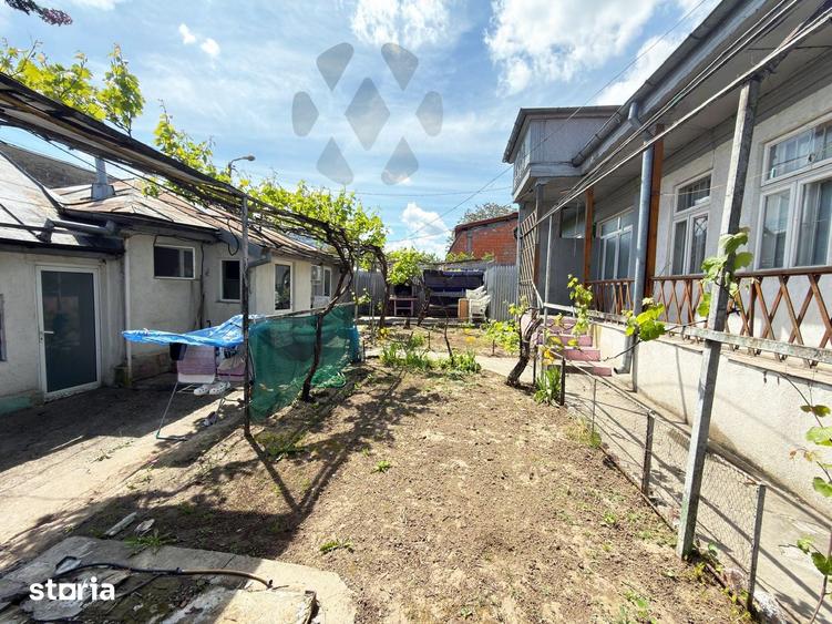 Casă cu 3 camere cu Teren 252 Mp în Piața Centrală