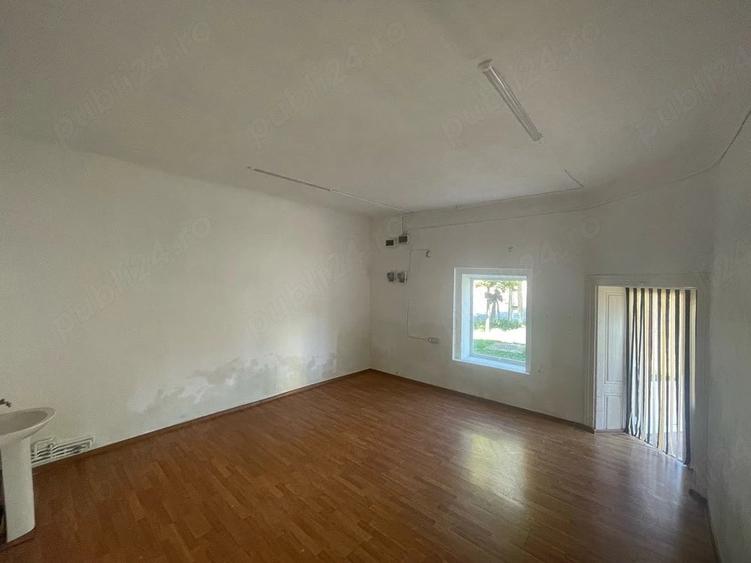 Spațiu comercial, de 30 mp, în Central