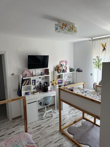 Casă cu 3 camere cu Teren 100 Mp în Central