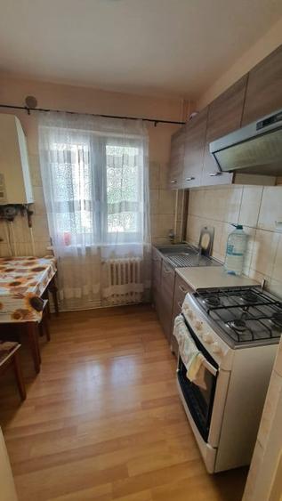 Apartament cu 2 camere semidecomandat, mobilat în Mănăștur