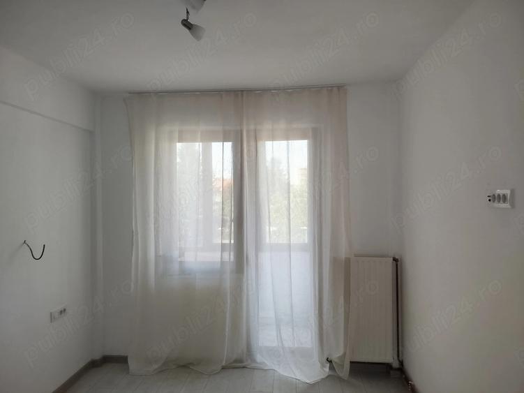 Apartament cu 3 camere decomandat, mobilat în Tractorul