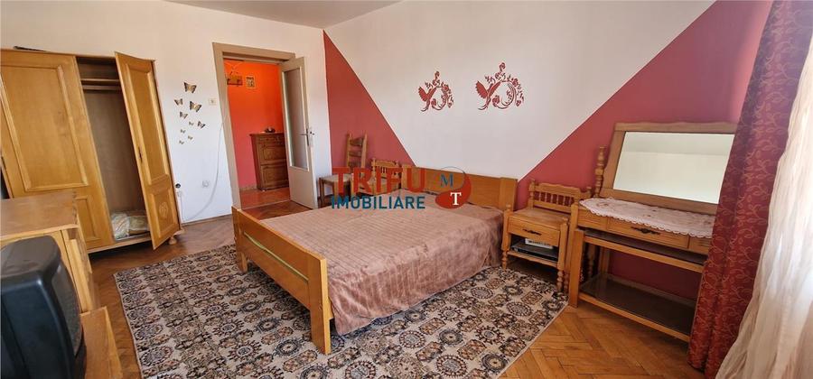 Apartament cu 3 camere decomandat, mobilat în Ampoi 1