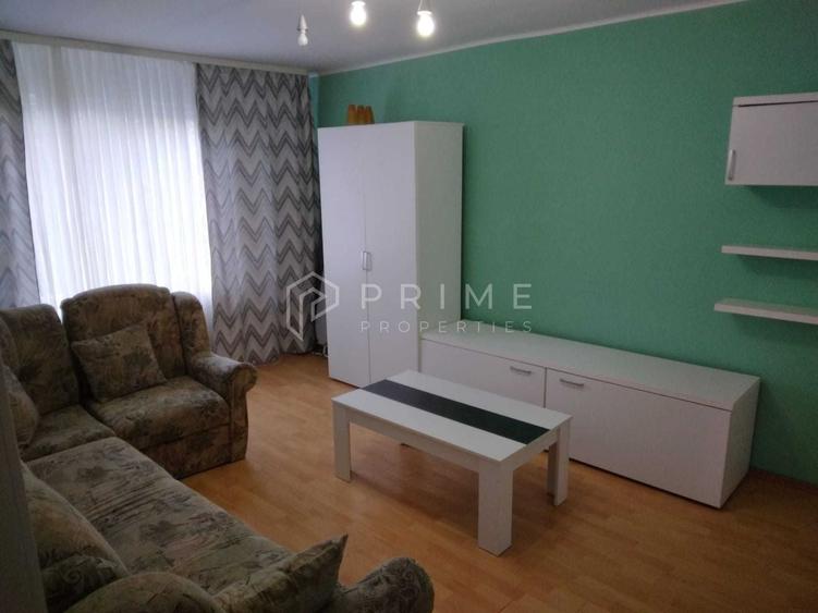 Apartament cu 3 camere decomandat în Tudor