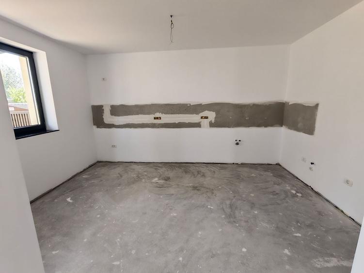 Duplex cu 4 camere cu Canalizare în Dumbrăvița