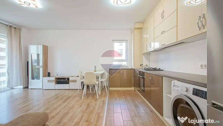 Apartament cu 3 camere decomandat în Tractorul