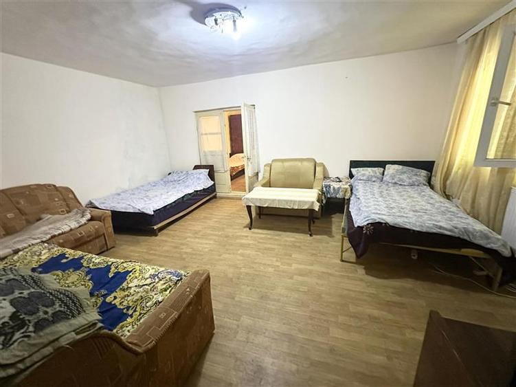 Casă individuală cu 4 camere cu Canalizare în Coiciu