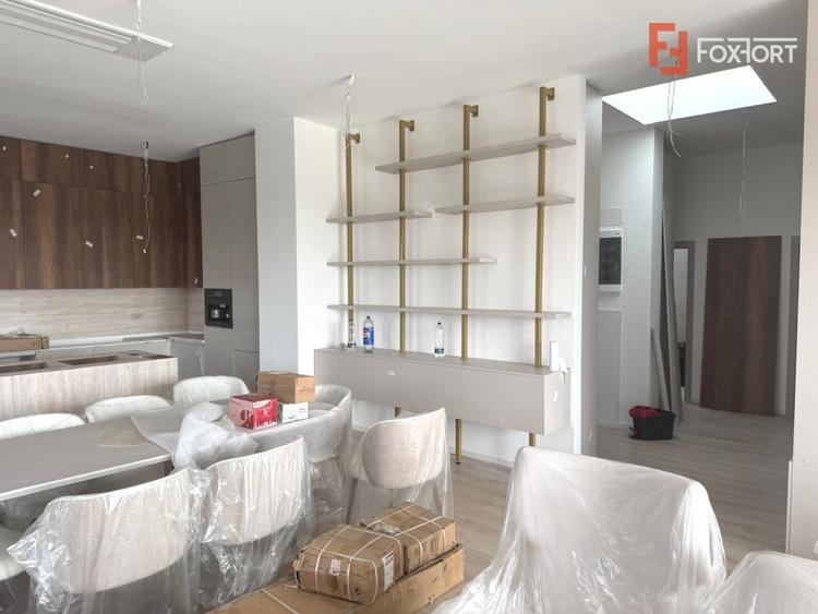Apartament cu 4 camere decomandat, mobilat în Torontalului