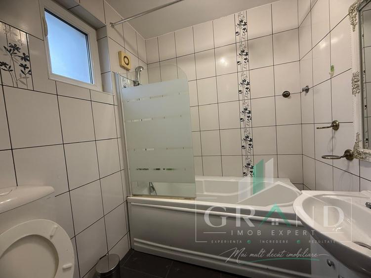 Casă individuală cu 5 camere cu Canalizare în Sânnicoară