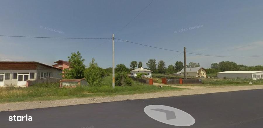 Teren de 2500 mp, în Crețu