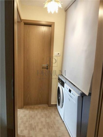 Apartament cu 2 camere semidecomandat, mobilat în Dâmbovița