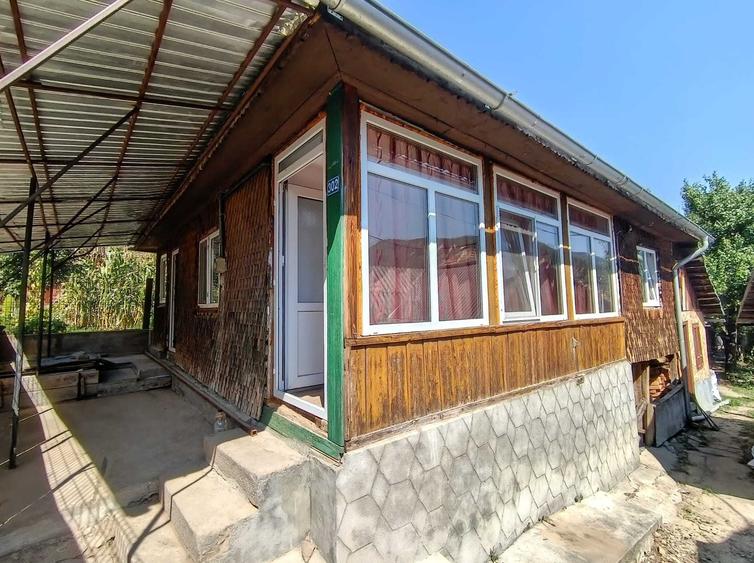Casă cu 4 camere în Siriu
