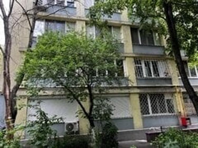 Apartament cu 2 camere decomandat, mobilat în Arcul de Triumf