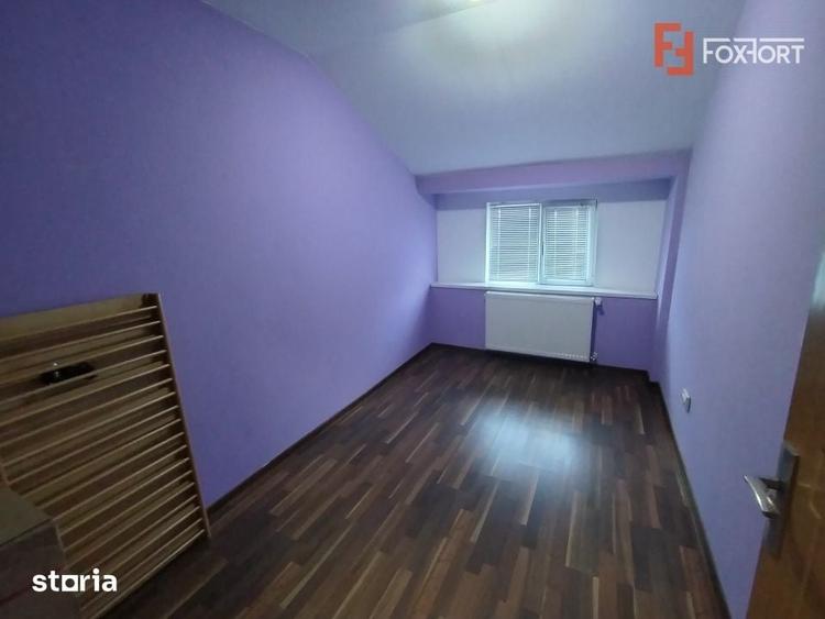 Apartament cu 3 camere decomandat în Fratelia