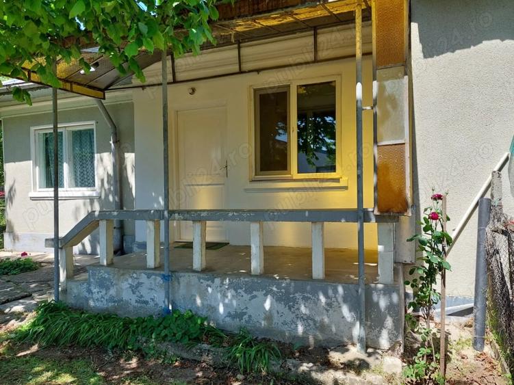 Casă cu 2 camere cu Teren 616 Mp în Drăgășani