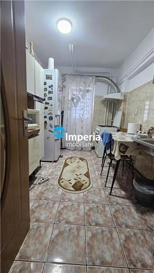 Apartament cu 3 camere decomandat, mobilat în Frumoasa