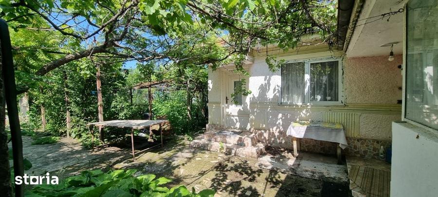 Casă cu 4 camere cu Teren 2186 Mp în Merei