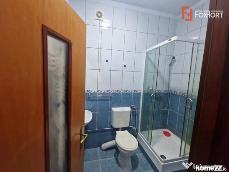 Casă cu 7 camere cu Teren 1500 Mp în Bazoș