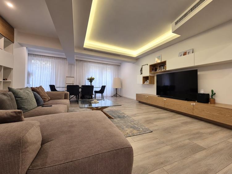 Apartament cu 3 camere semidecomandat, mobilat în Herăstrău
