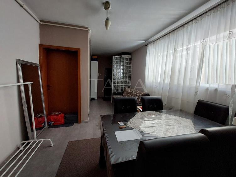 Apartament cu 3 camere semidecomandat, mobilat în Borhanci