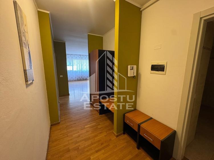 Apartament cu 2 camere semidecomandat, mobilat în Braytim