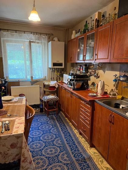Apartament cu 3 camere decomandat în Lipovei