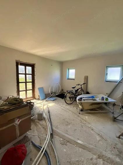 Casă cu 3 camere cu Teren 1000 Mp în Clit
