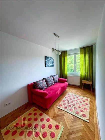 Apartament cu 3 camere decomandat în Aleea Carpați