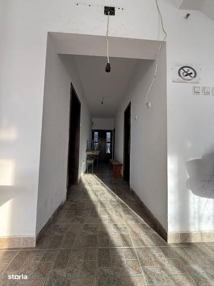 Casă cu 4 camere în Central