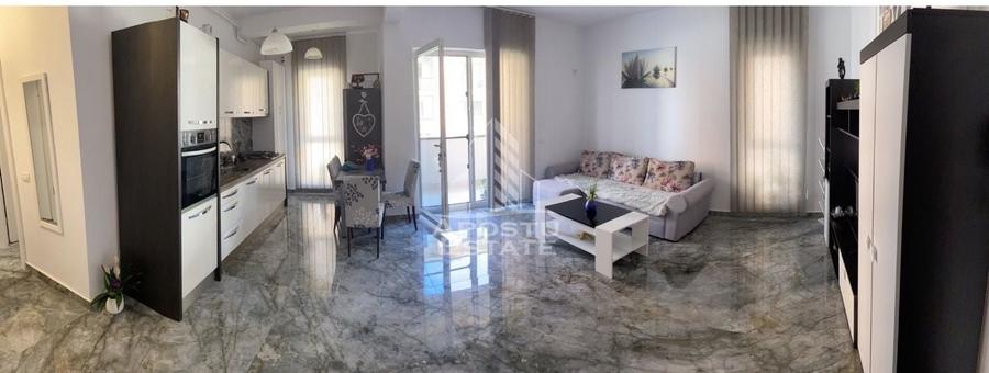 Apartament cu 3 camere decomandat în Girocului