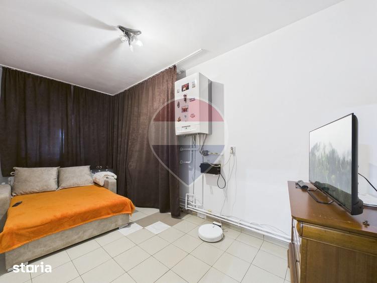 Casă cu 6 camere cu Teren 3900 Mp în Mănești
