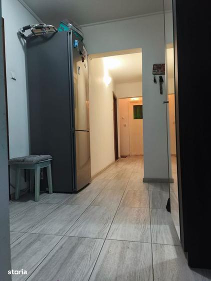 Apartament cu 3 camere decomandat în Colentina