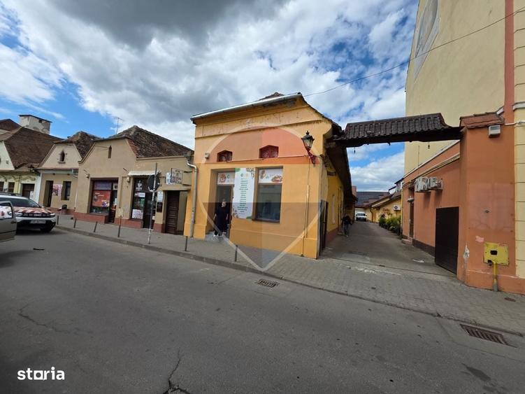 Casă cu 4 camere în Central