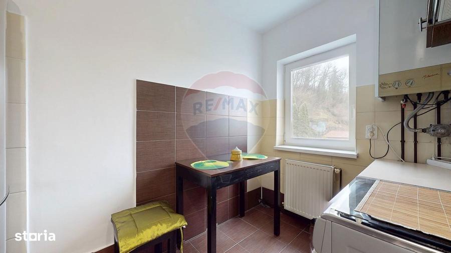 Apartament cu 2 camere decomandat, mobilat în Central