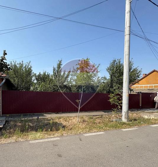 Teren de 672 mp, în Sud