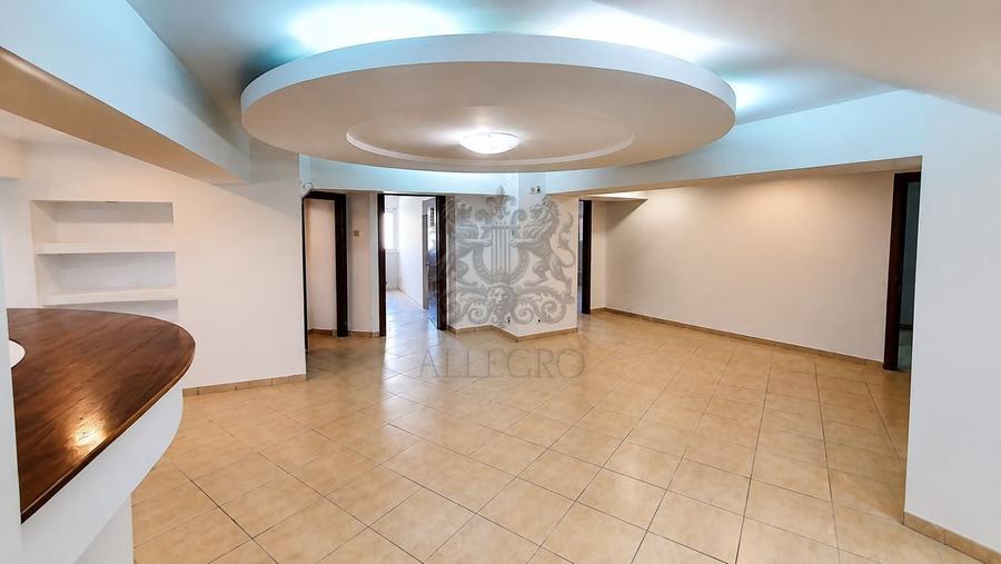 Spațiu comercial, de 525 mp, în P-ța Unirii