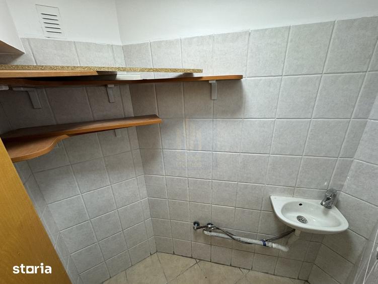 Spațiu comercial, de 98.65 mp, în Națiunile Unite