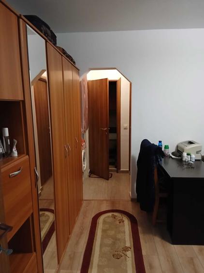 Apartament cu 2 camere semidecomandat în Progresul