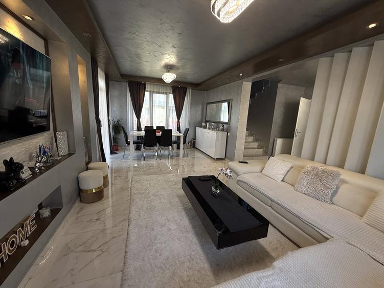 Duplex cu 4 camere cu Canalizare în Florești