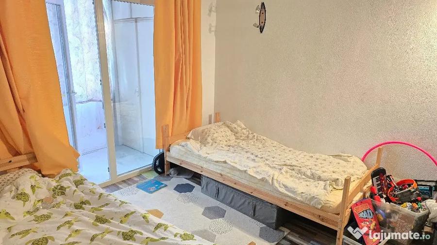 Apartament cu 4 camere decomandat în Central
