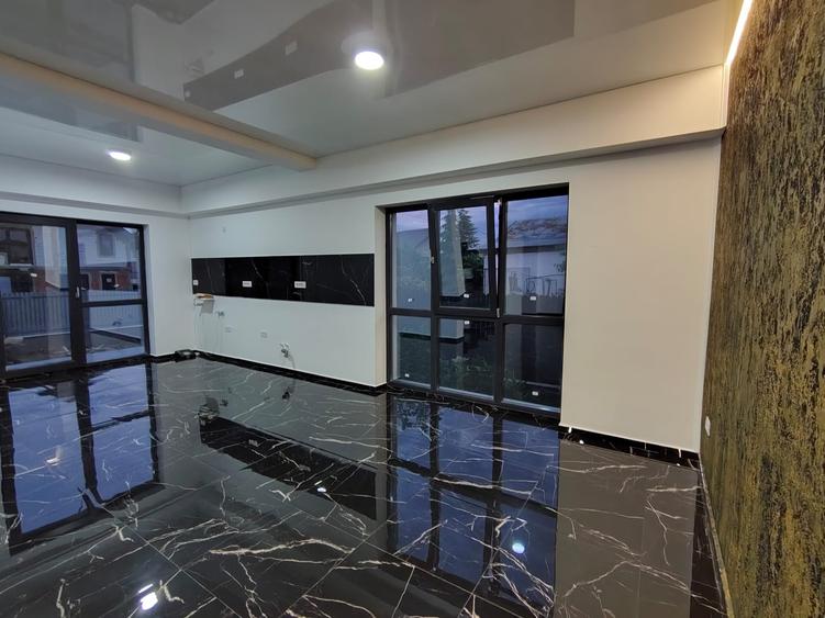 Duplex cu 4 camere cu Canalizare în Popas Păcurari