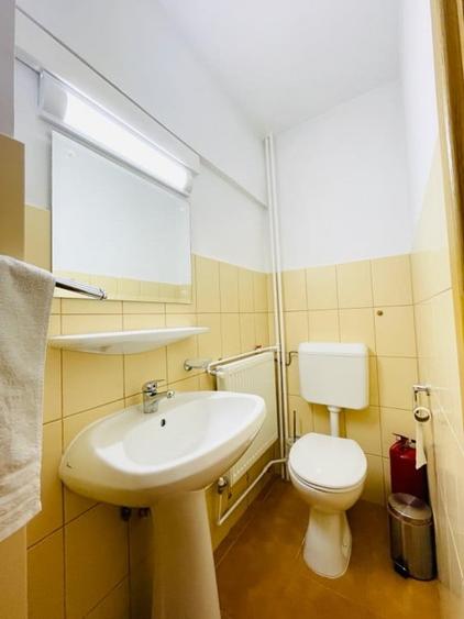 Apartament cu 3 camere decomandat, mobilat în P-ța Unirii
